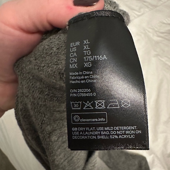 H&M jeweled sweater. Gray size XL - Picture 10 of 10